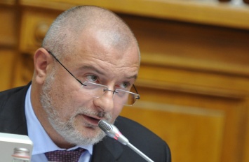 Комитет Думы одобрил законопроекты Клишаса об "оскорблении власти"