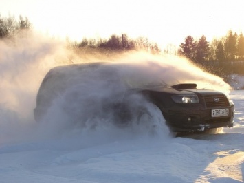 В Николаевской области десятки грузовиков застряли в снегу