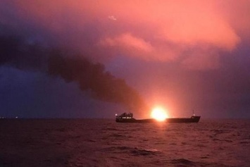Названа причина страшного пожара на кораблях у Керченского пролива