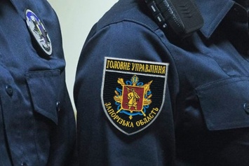 На Запорожье из припаркованного авто украли 200 тыс. грн и документы