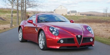 Alfa Romeo планирует выпустить новый суперкар