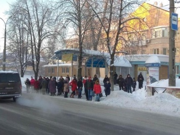 Стали троллейбусы: в Кременчуге заморозило общественный транспорт