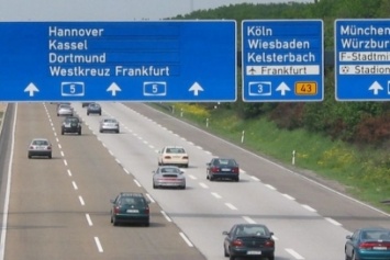 На немецких автобанах могут ограничить скорость