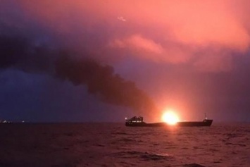Пожар на кораблях в Керченском проливе: суда вскоре могут затонуть