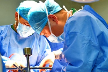 В Китае 20 врачей реанимировали пациента на протяжении двух часов