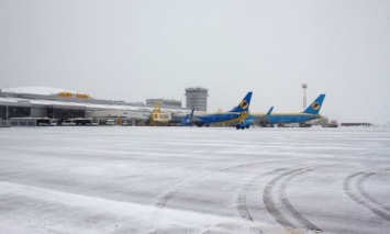 Аэропорты Киева продолжают работу в штатном режиме