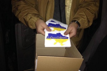 В Донецке разбросали открытки с поздравлением ко Дню Соборности