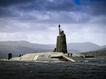 Едва не потерпевшая катастрофу британская подлодка могла нести ядерное оружие