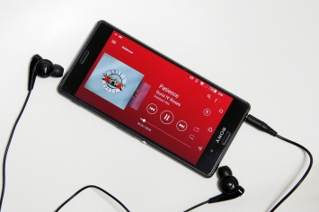 В Сети появились снимки домашнего экрана Sony Xperia XZ4