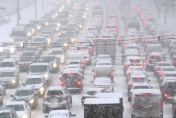 Снег парализовал Киев - на дорогах пробки 9 баллов. Карта