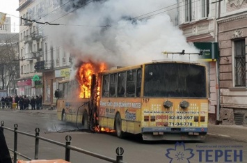 В центре Тернополя сгорел троллейбус