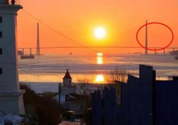 «Атака на Приморье»: НЛО сфотографировали над Русским мостом во Владивостоке