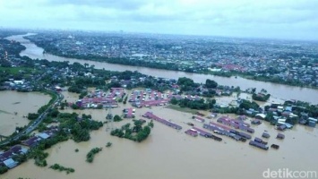 Наводнения в Индонезии: погибли 26 человек, более 3000 эвакуированы