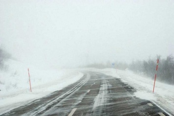 Под Харьковом люди попали в снежную ловушку