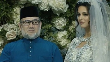 СМИ узнали о разводе "мисс Москва" с отрекшимся ради нее от престола королем Малайзии