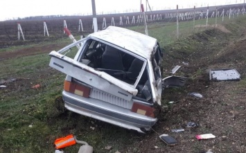 В Анапском районе водитель ВАЗа превысил скорость и перевернулся