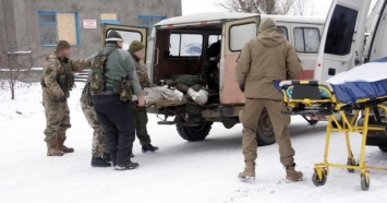 Российские террористы расстреляли машину с военными: убит капеллан, многие ранены