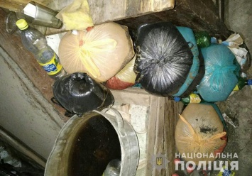 Житель Харьковской области хранил дома 20 килограммов маковой соломки