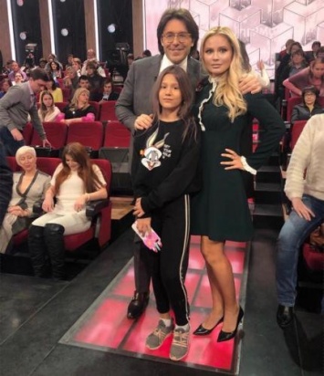 Послала матом: Дана Борисова отвела дочь на перевоспитание к Малахову
