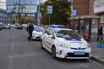 В Киеве полицейские-самозванцы посреди улицы обокрали гражданина Турции