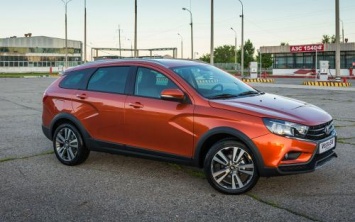 «АвтоВАЗ» против иномарок: LADA Vesta SW Cross сравнили с KIA Rio X Line и Renault Sandero Stepway