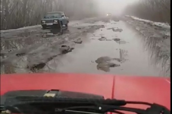 Водители показали, в каком состоянии сейчас трасса Днепр-Никополь (ВИДЕО)