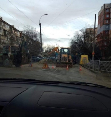 Не мое - не жалко: Чиновники в Крыму бездарно тратят деньги, выделяемые Россией