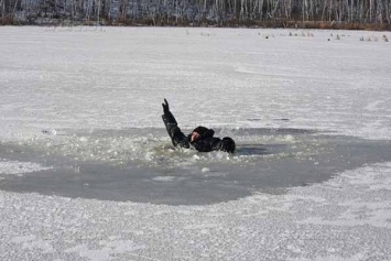 Днепрянин решил покончить с собой, провалившись под лед