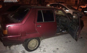 В спальном районе Запорожья ночью обокрали автомобиль - фото