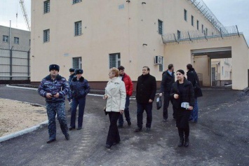 Омбудсмен и общественники проверили условия содержания заключенных в колонии №1