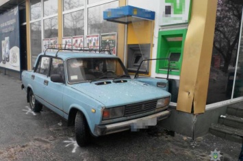 В Северодонецке автомобиль протаранил магазин