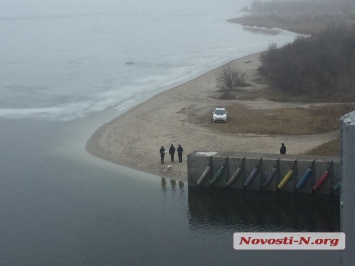 В Николаеве из Ингула достали тело мужчины