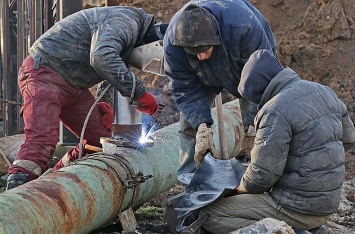 Водоснабжение в Нагорной части Бердянска восстановлено, ремонт коллектора продолжается