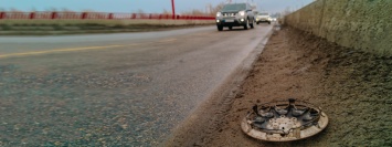 В Днепре на Новом мосту автомобилисты теряют колеса