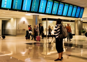 ЧП в аэропорту: "рейсы с украинцами внезапно отменили"