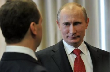 «Авгиевы конюшни»: Пока Путин выгребал мусор, Медведев решил развивать высокие технологии