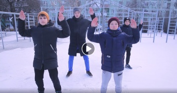 Запорожцы присоединились к вирусному Skibidi челленджу - видео