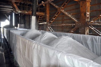 В Днепре коммунальщики накупили соли почти на 25 миллионов по завышенным ценам