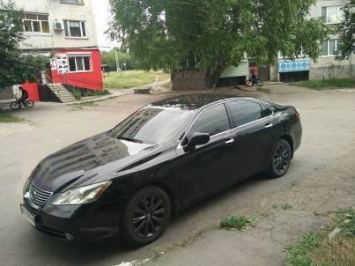 В Терновке угнали автомобиль премиум-класса
