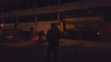 Под Запорожьем на дорогу высыпалось несколько тонн зерна (ФОТО, ВИДЕО)