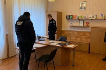 Задержание на взятке замначальника патрульной полиции в Николаеве: пока претензий к подчиненному, у которого он вымогал взятку, нет