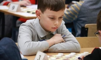 Юный каменчанин стал первым на Чемпионате по шашкам