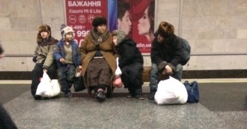 Бездомная женщина с тремя детьми поставила условия харьковчанам (фото)