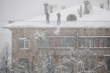 В Саратове под тяжестью снега обрушились два жилых дома