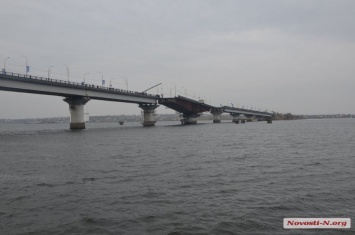 Власть Николаева не может ограничить движение по Варваровскому мосту и просит Савченко обратиться в Кабмин