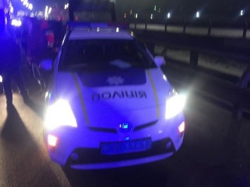 В Киеве пьяный замглавы РГА на BMW травмировал патрульную, которая оформляла ДТП