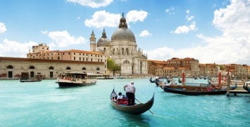 С 1 мая в Венеции туристы будут платить налог в размере 3 евро
