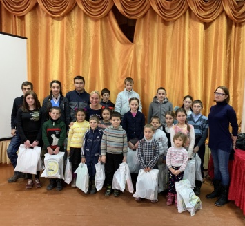 Владелец «Гефеста» обеспечил обувью еще 150 детей из малообеспеченных семей Одесской области (общество)