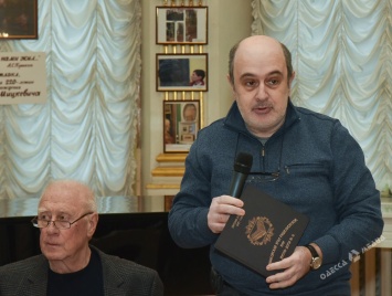 В одесском музее презентовали книгу-историю одного дома (фото)
