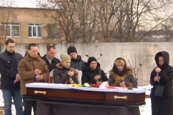 ''Все лицо было синее'': смерть женщины в роддоме Киева вызвала скандал